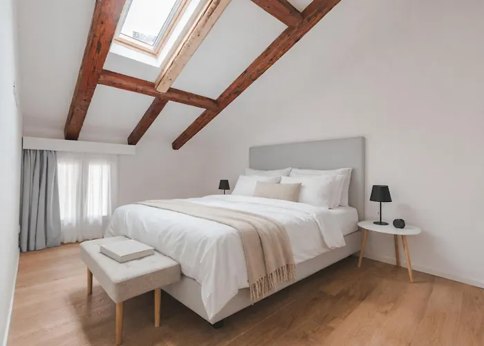 Lux Stazione 51 דירה *