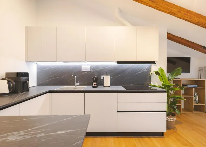 Lägenhet Lux Stazione 51 Trieste